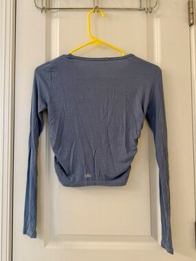ALO Yoga Ribbed Long-Sleeve Crop Top in Dusty Blue